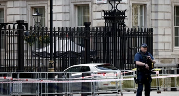 Muškarac koji se zabio u Downing Street optužen za nemoralno snimanje djece