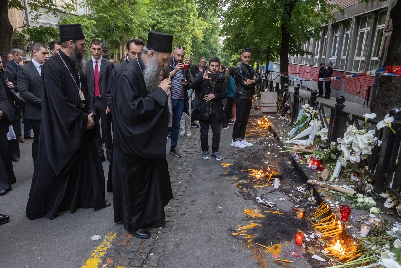 Beograd: Patrijarh Porfirije zapalio svijeću za sve stradale