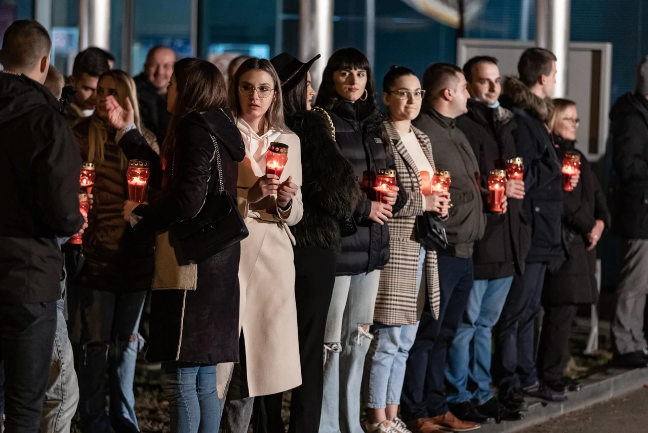Građani odaju počast žrtvama, Foto: Davor Javorovic//PIXSELL