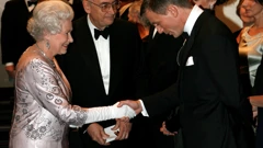 Daniel Craig s kraljicom Elizabetom