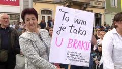 Mnoštvo Puljana i poruka na mirnom prosvjedu na Portarati (foto: HRT Centar Pula), Foto: -/-