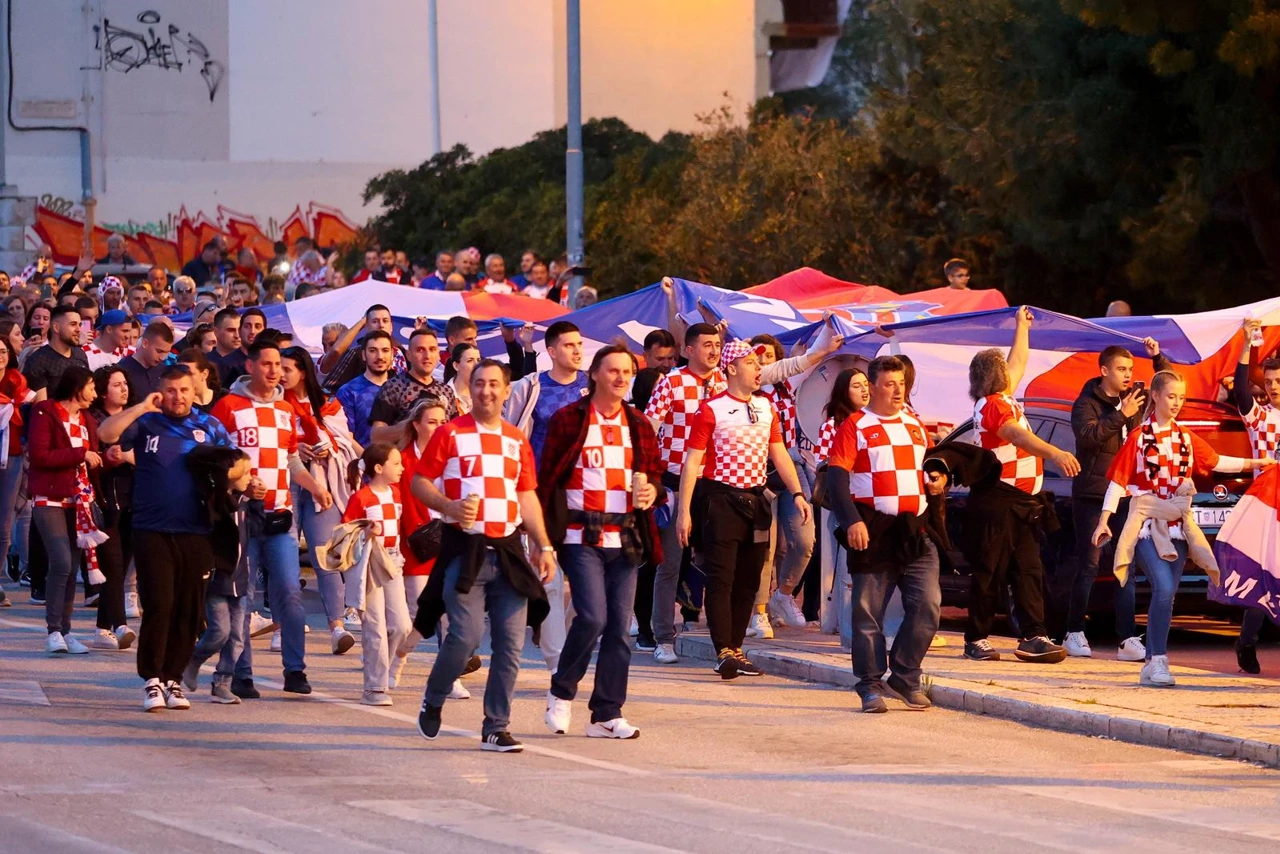 Navijači na ulicama Splita, Foto: Miroslav Lelas/PIXSELL