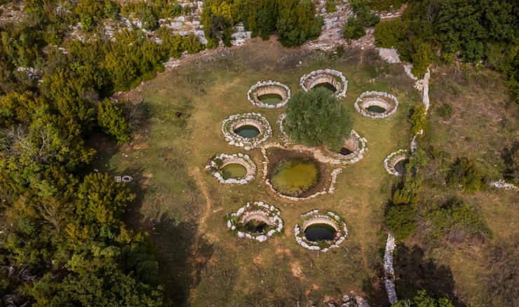 Misteriozni bunari u Dalmatinskoj zagori