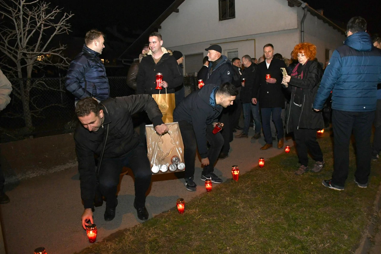  Bjelovar: Paljenje lampaša u znak sjećanja na žrtve Domovinskog rata 