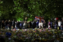 Britanci odaju počast kraljici ELizabeti II., Foto: Hannah McKay/REUTERS 