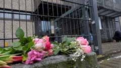 Cvijeće ispred zgrade u kojoj se nalazi Dvorana Kraljevstva Jehovinih svjedoka u Hamburgu