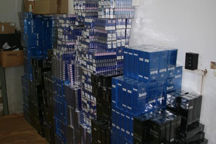 U teretnom vozilu prevozio skoro 15000 kutija raznih vrsta cigareta, Foto: - /PU karlovačka