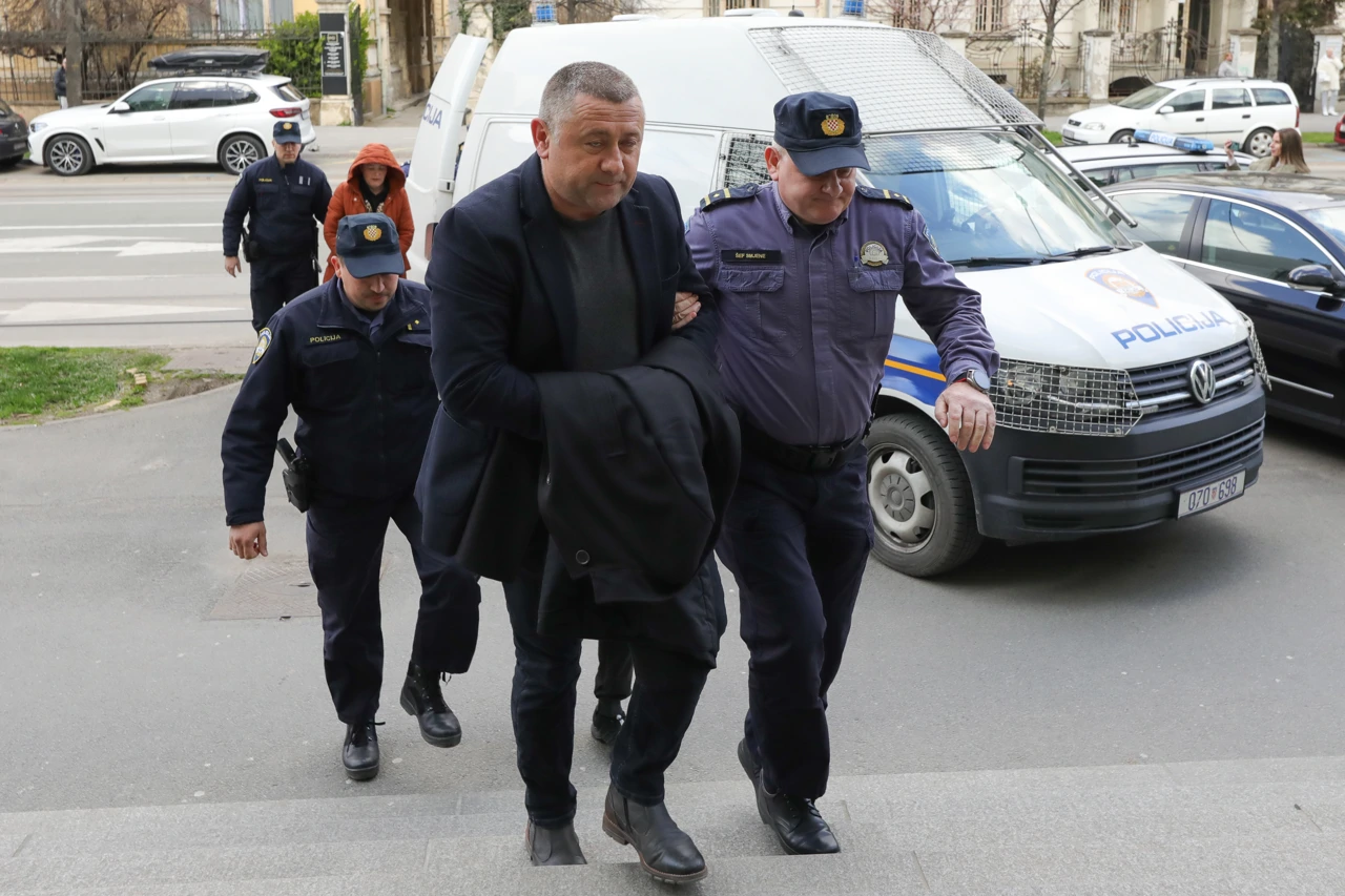 Župan Damir Dekanić i troje policijskih službenika privedeni su na ispitivanje na Županijski sud u Osijeku