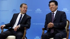 Li Hui s Dmitrijem Medvedevim 2015. godine