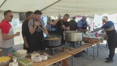 Volonteri kuhaju za stradale u potresu
