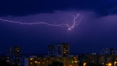 Munje iznad Zagreba za vrijeme olujnog nevremena, Foto: Slaven Branislav Babic/PIXSELL