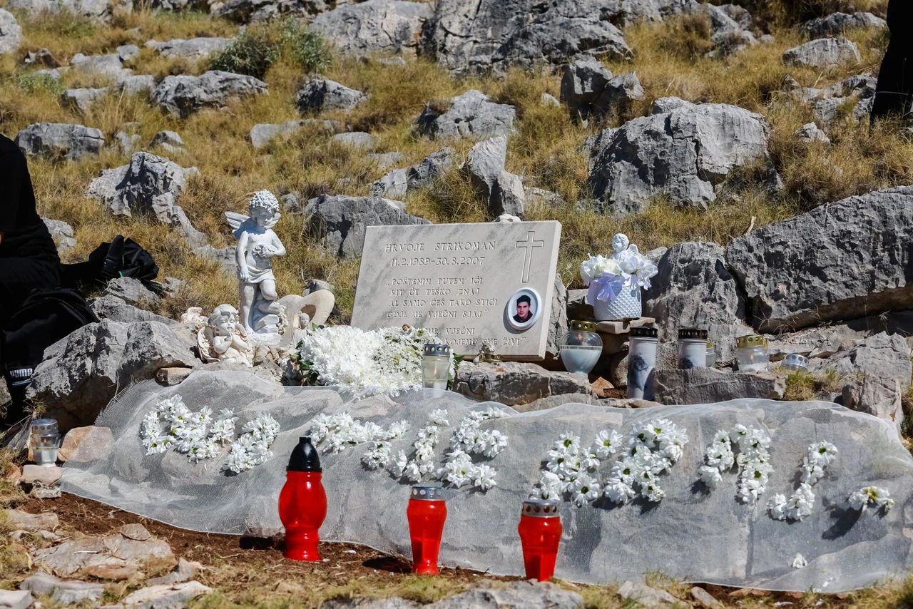  Obilježena 15. obljetnica od vatrogasne tragedije na Kornatima , Foto: Sime Zelic/PIXSELL