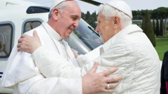 Papa Benedikt i papa Franjo