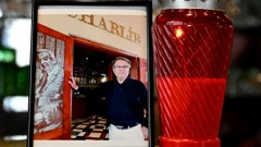 Kava i lampion na mjestu gdje je Ćiro Blažević boravio u kafiću Charlie
