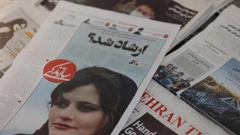 Iranske novine sa slikom Mahse Amini