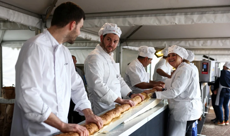 Ispečen najduži 'baguette' na svijetu