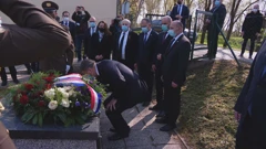 Premijer Andrej Plenković polaže vijence u Jasenovcu, Foto: HRT/HTV