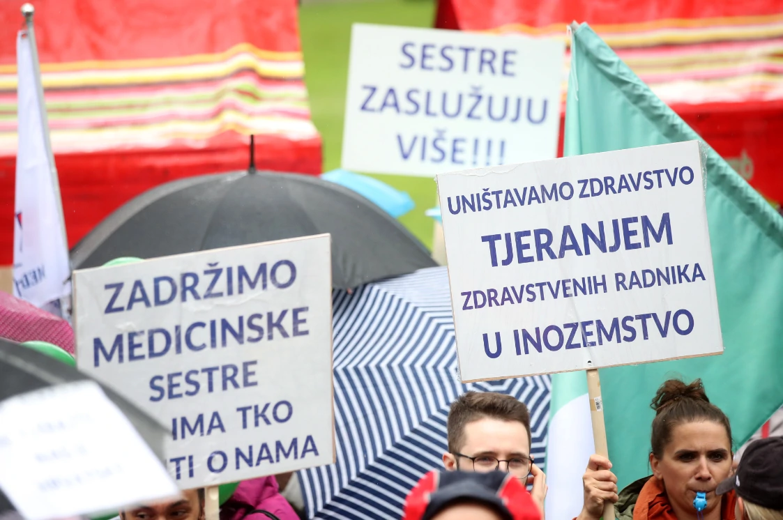 Prosvjed medicinskih sestara i nemedicinskog osoblja, Foto: Slavko Midzor/PIXSELL 