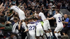 Slavlje igrača Tottenhama s navijačima