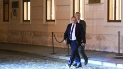 Tomo Medved i Krunoslav Katičić odlaze iz Banskih dvora nakon sastanka s Domovinskim pokretom 