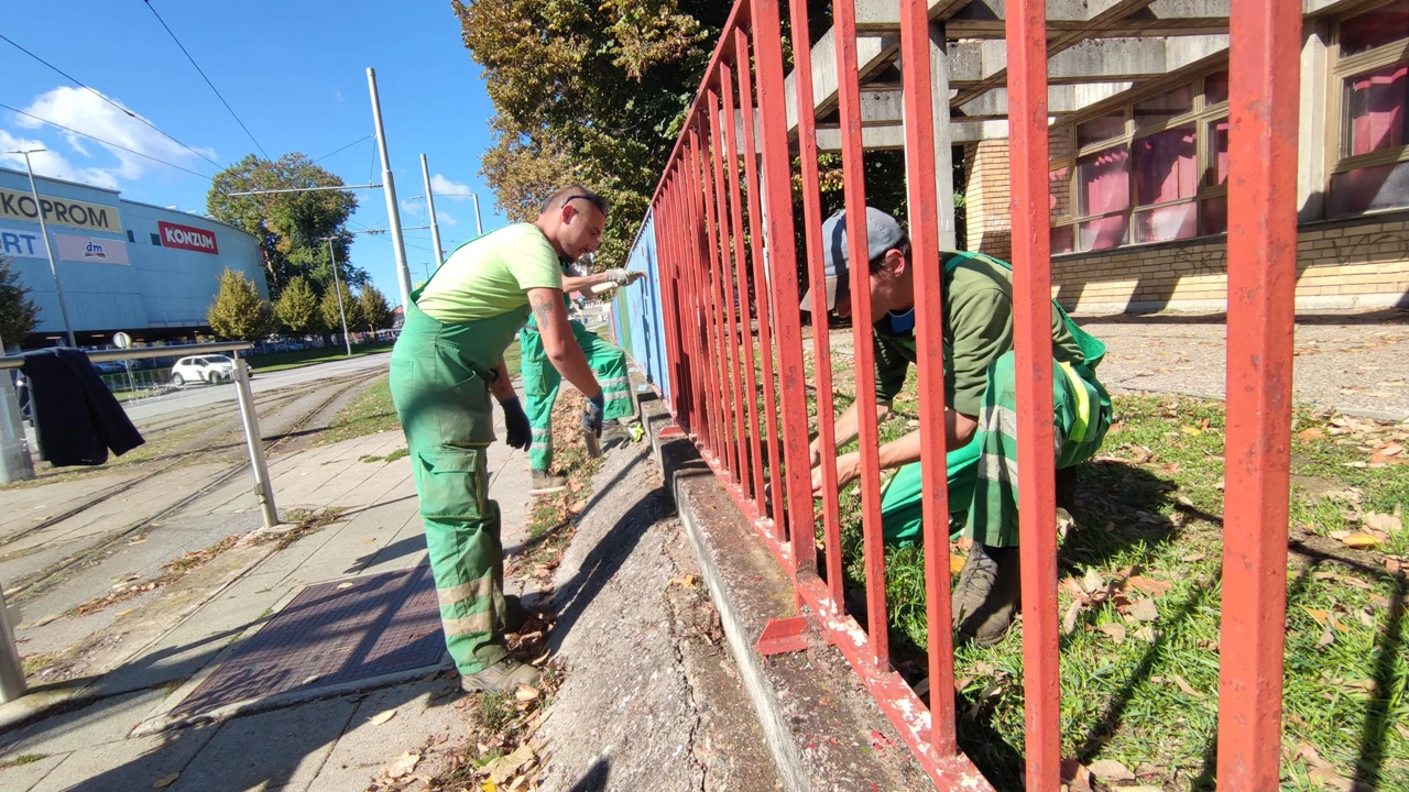 Unikomovci pripremaju teren za volontersku akciju, Foto: FB Unikom/-