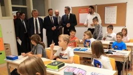 Minister Fuchs zu Besuch in einer Grundschule in Osijek