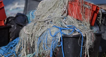 Islužene mreže, konopi, udice... i to je otpad u moru