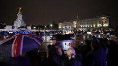 Lijes s tijelom kraljice Elizabete vraćen u Buckinghamsku palaču