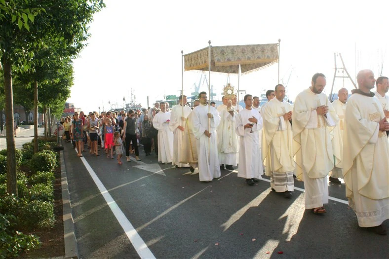 Tijelovo; jedna od procesija u Puli