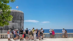 Sve brojnije grupe gostiju u Dubrovniku