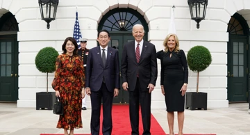 Japanski premijer sa suprugom u Bijeloj kući