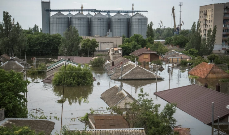 Zbog rušenja brane, poplavljeno je oko 600 četvornih kilometara Hersonske oblasti na jugu Ukrajine