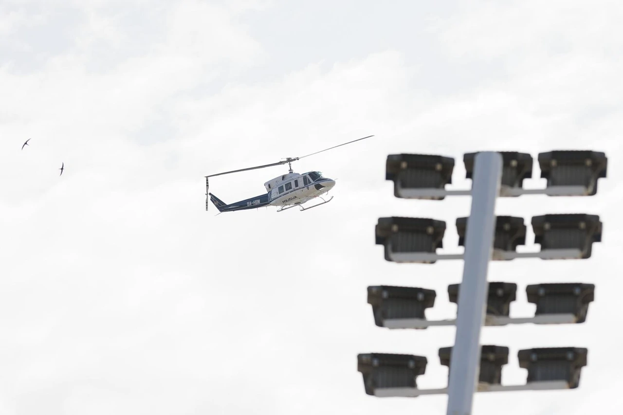 Policijski helikopter iznad Poljuda