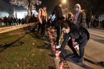 Građani odaju počast žrtvama, Foto: Davor Javorovic/PIXSELL