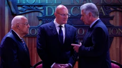 Kubanski predsjednik Miguel Diaz-Canel, ministri Ricardo Cabrisas i Dmitrij Černišenko