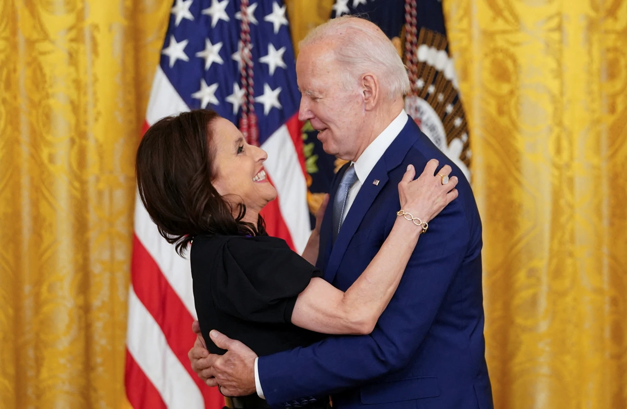 Joe Biden i Julia Louis-Dreyfus, Foto: Kevin Lamarque/Reuters