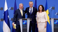 Finski ministar vanjskih poslova Pekka Haavisto, glavni tajnik NATO-a Jens Stoltenberg i švedska ministrica Ann Linde