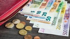 Bliži se uvođenje eura kao službene valute 