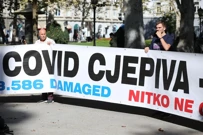 Prosvjed Zdravstvenih djelatnika zbog COVID potvrde s kojom moraju dolaziti na posao, Foto: Patrik Macek/PIXSELL