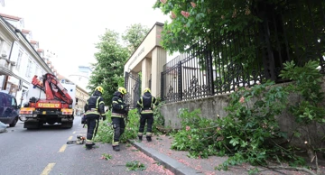 Vatrogasci uklanjaju posljedice nevremena u Zagrebu