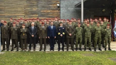 Ministar Banožić s pripadnicima Počasno-zaštitne bojne|