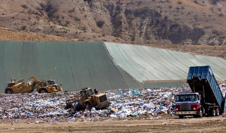 Ilustracija: odlaglište otpada, Kalifornija, SAD
