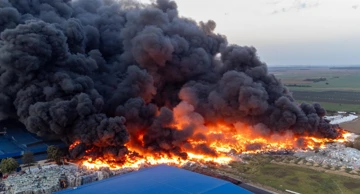  Pogled iz zraka na požar u osječkoj tvrtki za preradu plastike "Drava International" 