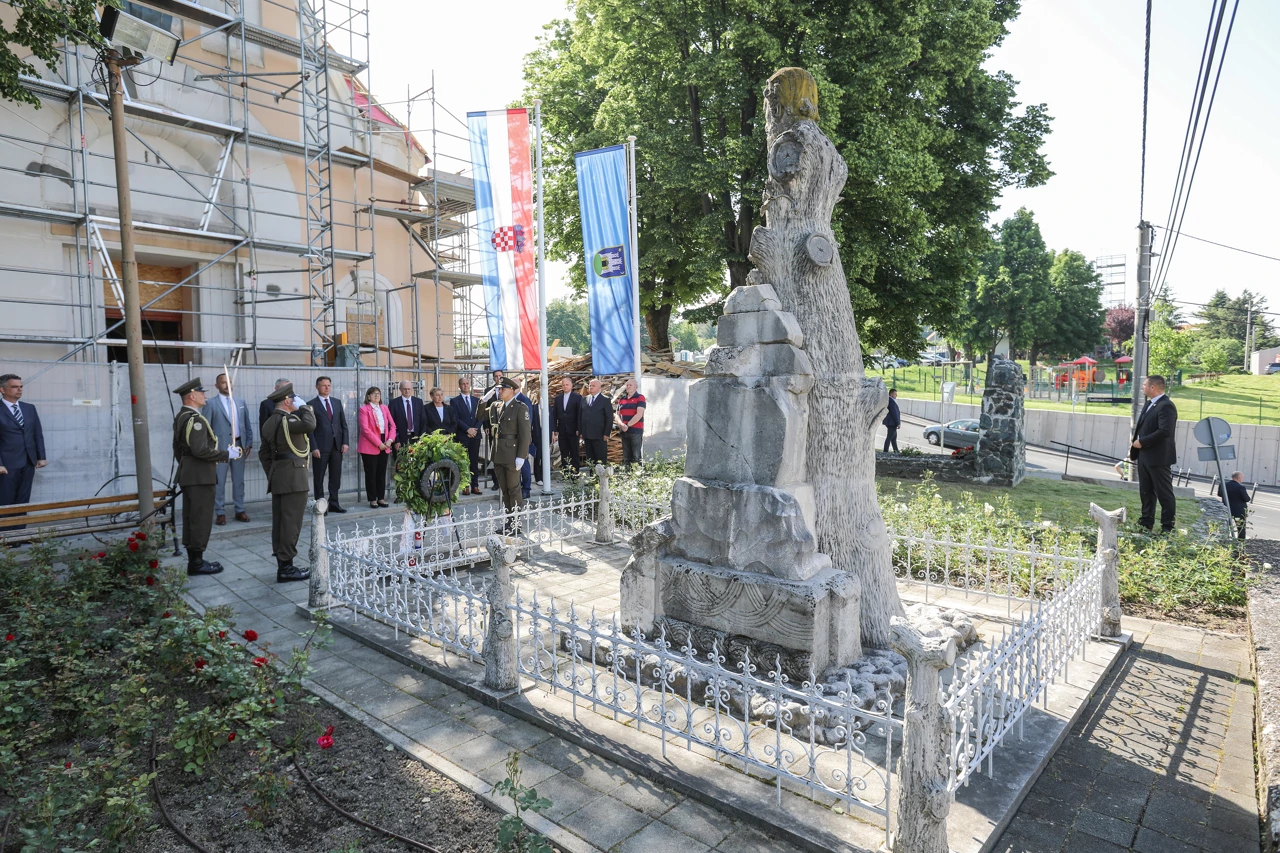Jandroković u Šestinama položio vijenac na grob Ante Starčevića, Foto: Robert Anic /Pixsell