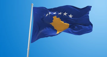 Na kosovskom veleposlanstvu u Zagrebu osvanula naljepnica srpske zastave