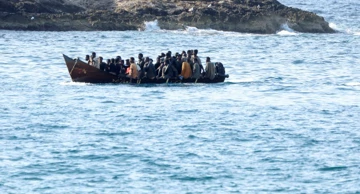 Brod s migrantima u blizini Lampeduse, arhivska fotografija 