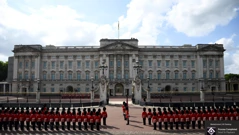 Uoči svečane procesije britanske kraljice od Buckinghamske palače do Westminstera, Foto: DANIEL LEAL/REUTERS