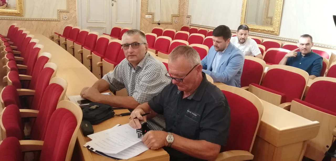 Potpisani ugovori za ulaganja u sportsku infrastrukturu, Foto: HRT/Radio Osijek