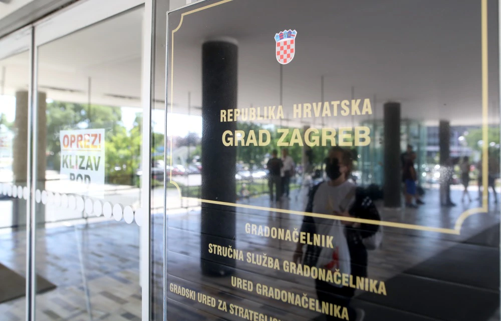Zagreb: Gradsko poglavarstvo gdje su u tijeku uhićenja, Foto: Zeljko Lukunic /PIXSELL