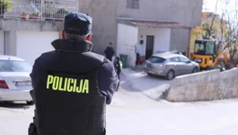 Policija ispred kuće Ivana Božića 